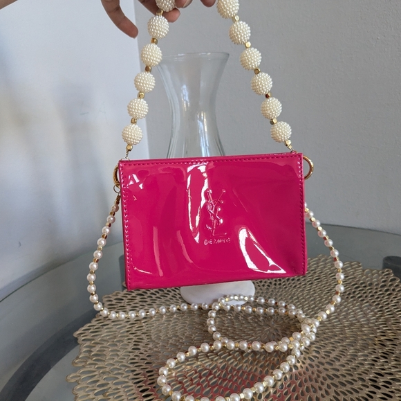 Yves Saint Laurent - Picture 11 of 14